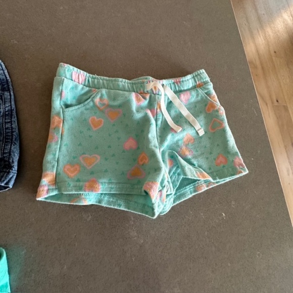 5 Pairs of Girl's 4T/5T shorts (only 1 is 5T)-All good condition Girl summer - Picture 5 of 9
